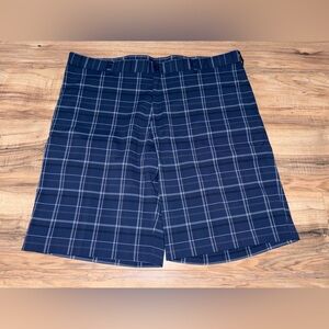 Nike Dri fit chino flat front performance golf shorts blue plaid preppy size 40